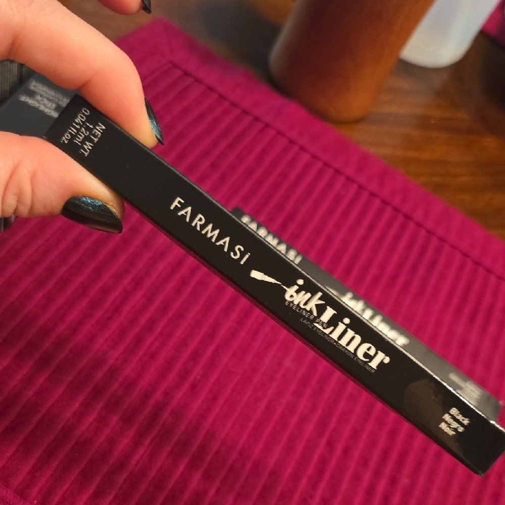 Farmasi Jet Black Ink Liner